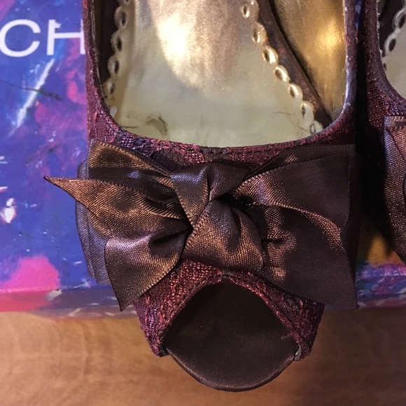 Chinese Laundry brown lace peep toe pumps - Picture 6 of 7